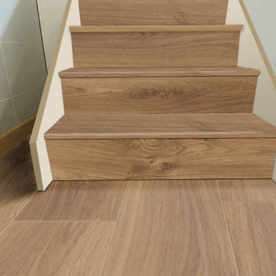 Bronx Natural Oak Laminate Single Step from B&Q