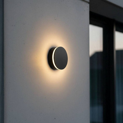 Ultra Beam Lighting Ultrabeam Black Round Outdoor Led Wall Light 12 Watt Led 1200 Lumen Dia. 150mm from B&Q
