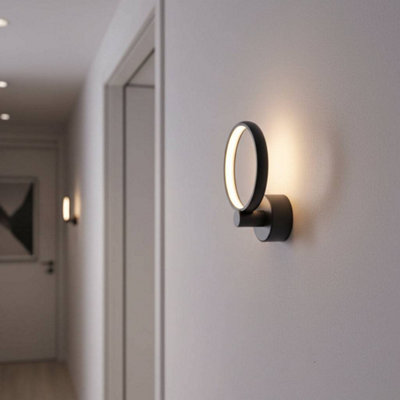 Ultra Beam Lighting Ultrabeam Black Round Indoor Led Wall Light 6 Watt Led 600 Lumen Width 139mm from B&Q