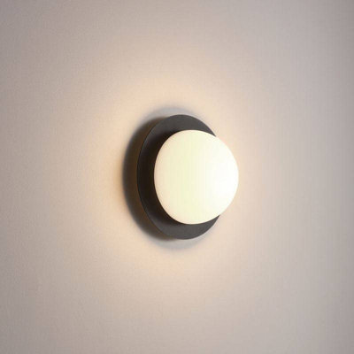 B&Q -  Ultrabeam Round Black Indoor Led Wall Light 4 Watt Led 400 Lumen Diameter 200mmmm