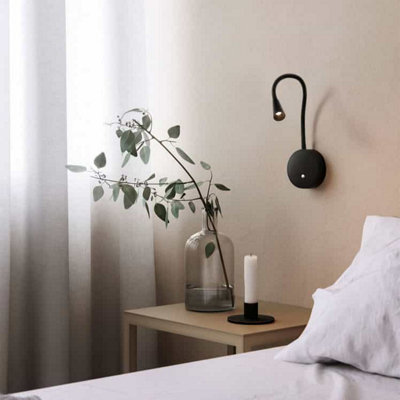 B&Q -  Ultrabeam Black Wall Mounted Bedroom Reading Light With Usb Charging Ports 3 Watt 3000K Warm White Led