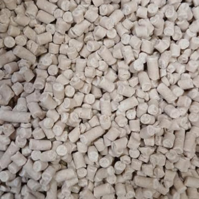 Superpetstoreuk247 2 Kg High Energy Insect Suet Pellets For Wild Birds Protein Rich High Fat Feed For Garden Birds All Season Nutrition from B&Q