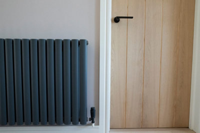 B&Q -  Ethiant  Oval Tubed Panel Double Horizontal Radiator 600 Height X 1140 Width Anthracite