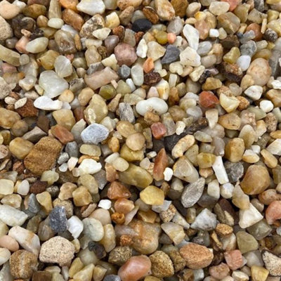 Erth Stone 20mm Rose Quartz Chippings 850Kg Bulk Bag from B&Q