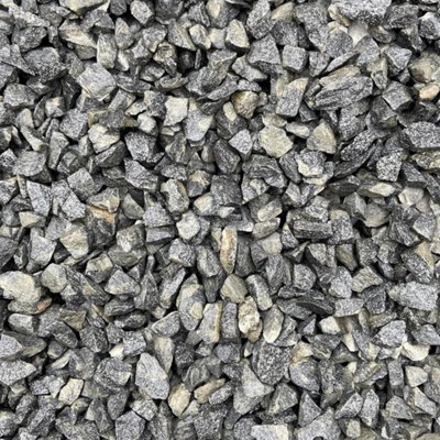 Erth Stone 20mm Black Granite Chippings 850Kg Bulk Bag from B&Q