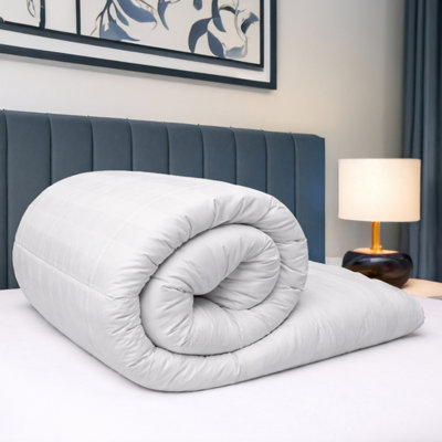 B&Q -  Premium 100% Cotton Stripe 13.5 Tog Single Duvet White
