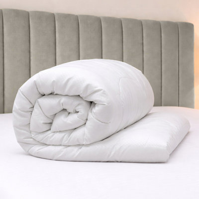 B&Q -  Super Soft Microfibre 4.5 Tog King Duvet White