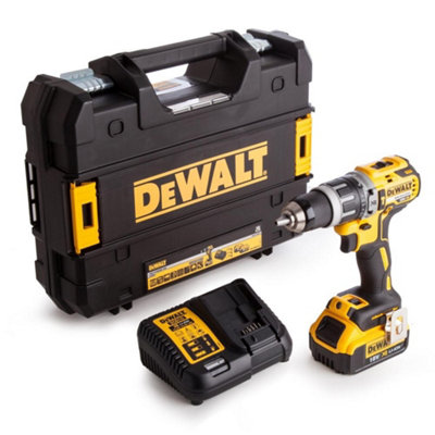 B&Q -  Dcd796M1 Brushless 18V Xr Compact Combi Hammer Drill 1 X 4.0Ah Battery