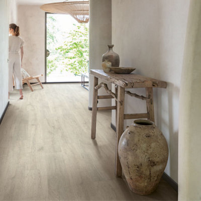 B&Q -  Classic Reclaimed White Patina Oak  Hydroseal Laminate Flooring