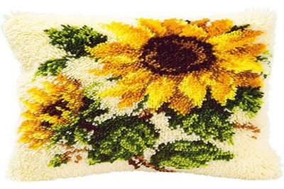 B&Q -  L/hk Cush SunflwrsLatch Hook Kit: Cushion: SunflowersVervaco