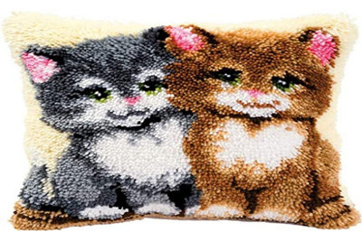 B&Q -  L/hk Cush KittensLatch Hook Kit: Cushion: KittensVervaco