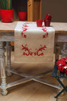B&Q -  Emb T/run Leaf DesignEmbroidery Kit: Runner: Red Leaf DesignVervaco