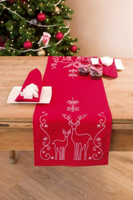 B&Q -  Emb T/run Deer/crystalEmbroidery Kit: Runner: Deer And Ice CrystalsVervaco