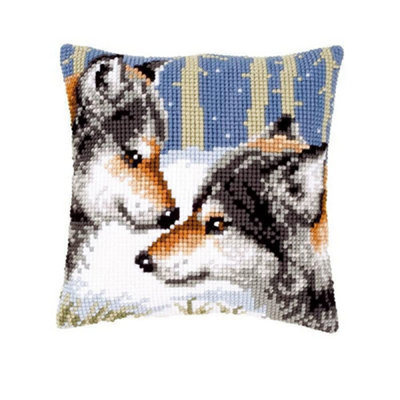 Groves Of Thames Cushion Wolves - Cross Stitch Kit: Cushion: Wolves - Vervaco