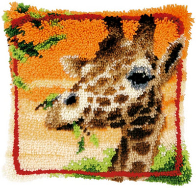 B&Q -  L/hk Cush GiraffeLatch Hook Kit: Cushion: Giraffe Eating LeavesVervaco - Image 3