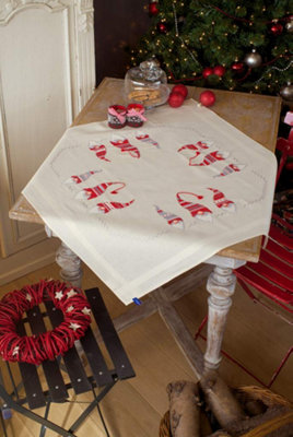 B&Q -  Emb T/clth Xmas GnomesEmbroidery Kit: Tablecloth: Christmas ElvesVervaco