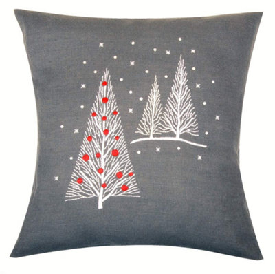 B&Q -  Emb Cush Xmas TreesEmbroidery Kit: Cushion: Christmas TreesVervaco