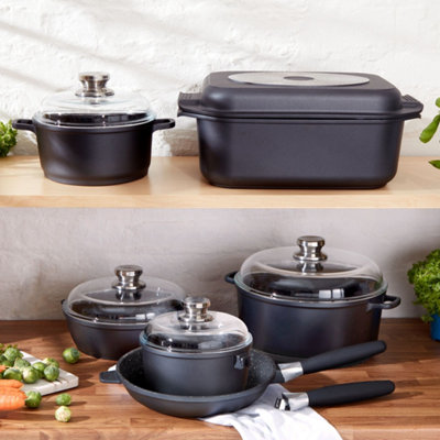 Berghoff Eurocast Winter Set With Oven Safe CoversPfoa FreeNon-StickLightweightCastSuitable For Induction from B&Q
