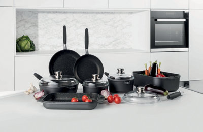 Berghoff Eurocast 11 Pc Set With Oven Safe CoversPfoa FreeNon-StickLightweightCastSuitable For Induction from B&Q