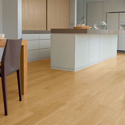B&Q -  Eligna Natural Varnished Oak Planks Hydroseal Laminate Flooring