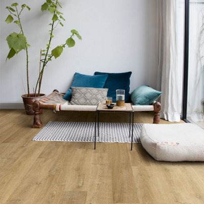B&Q -  Eligna Riva Oak Natural Planks Hydroseal Laminate Flooring