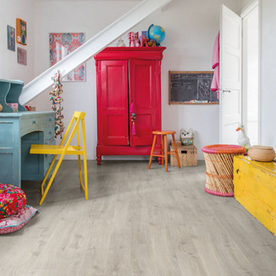 B&Q -  Eligna Newcastle Oak Grey Planks Hydroseal Laminate Flooring