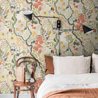 Galerie Sommarang White/yellow Floral Vines Wallpaper Roll from B&Q