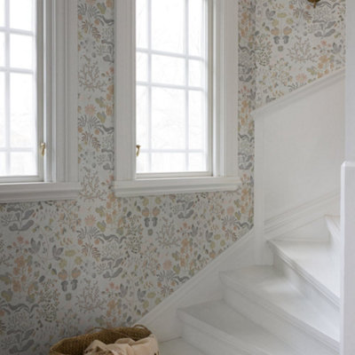 B&Q -  Fagring Floral Grey Wallpaper