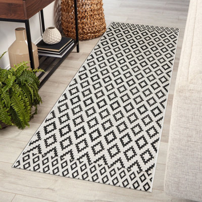 RugsX Carpet Sisal Flat 49361960 Rhombuses Cream Black 140X200 Cm from B&Q