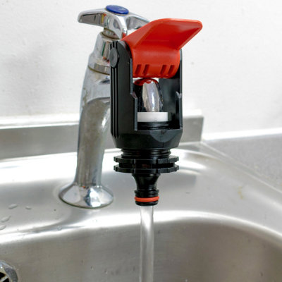 Click-Lock Quick-Connect Kitchen Tap Adapter For Downward-Facing SpoutsCompatible With Hozelock And Gardena from B&Q