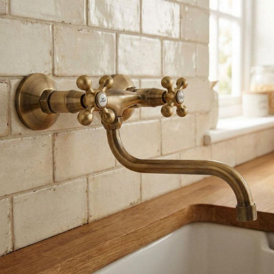 B&Q -  Elegant 's' Type Antique Brass Bathroom Tap Kitchen Faucet Ancient Retro Heads