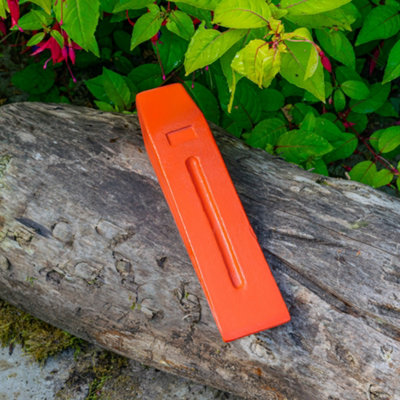 Cost Wise 1.5 Kg Red Heavy-Duty Manual Log SplitterPremium Metal Wedge For Fast Firewood Preparation from B&Q
