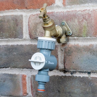 Bradas Outdoor Tap Water Filter With Female Bsp Inlet And Click Lock OutletGarden Hose Filter from B&Q