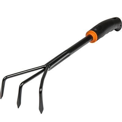 De Luxe Garden Cultivator ToolPremium Steel Hand Cultivator For AeratingWeedingAnd Compost Mixing from B&Q