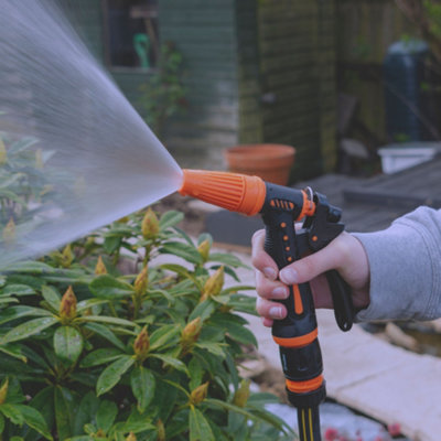  - Black/orange Adjustable Spray Pattern Garden Hose Gun With Click Lock Quick Connection And Trigger Lock