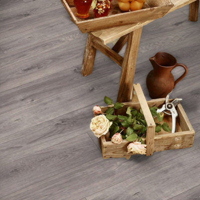 597 Helsinki Roma Wood Effect Lino Flooring Sheet Vinyl Flooring  - 4m(13'1") X 4m(13'1")-16m² - 4