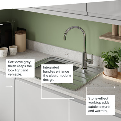 Integrated handles give the Garcinia kitchen a sleek profile. Choose from five neutral tones in different finishes, and from our clever storage options.