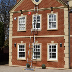6.26m Trade Master Pro 3 Section Extension Ladder