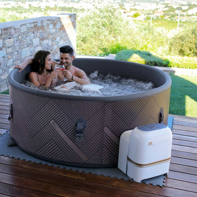 6-person premium round inflatable hot tub MSpa - Diam.173cm round 6-person  spa reinforced PVC pump heating filters cover floor | DIY at Bu0026Q