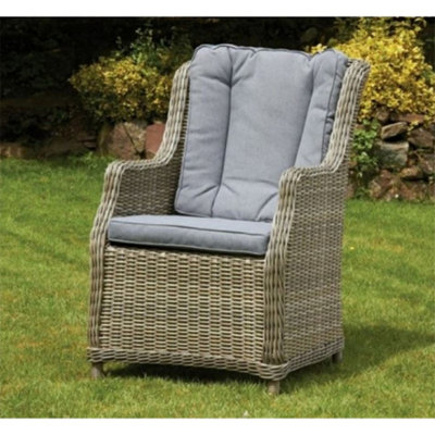 Rattan deals oval chair