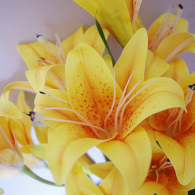 60cm Artificial Lily Stem Yellow