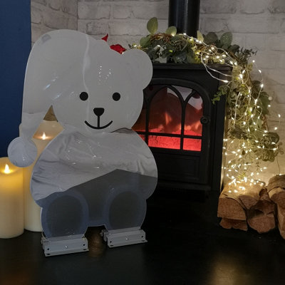 Teddy bear deals with light