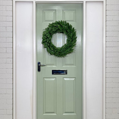 60cm Plain Green Christmas Wreath with 160 Bullet Tips