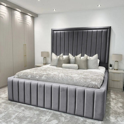 UKBEDFURNITURE Hampton Plush Velvet Upholstered Bed Frame OnlyBlackboard from B&Q