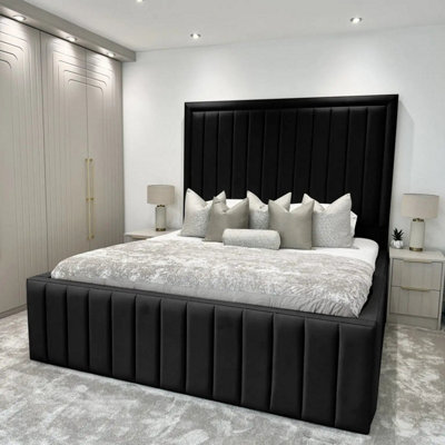 UKBEDFURNITURE Hampton Plush Velvet Upholstered Bed FrameBlackboard With Mattress from B&Q