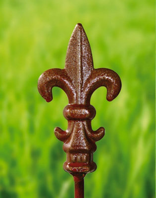 Poppy Forge Pack Of 3 Fleur De Lys Pin 5Ft.bare Metal Ready To Rust. Steel Garden Plant Border SupportSteelH154.2 Cm from B&Q