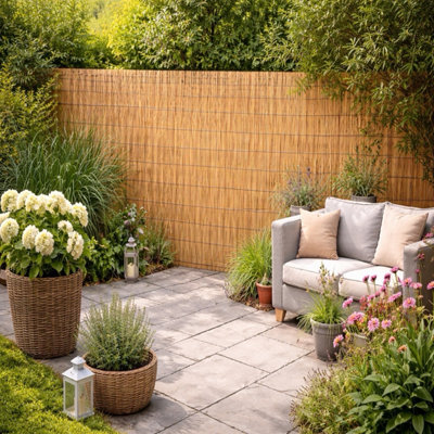 Uetian Natural Peeled Reed Fence Screening ProtectionPrivacy And Wind For Garden And Balcony (2Mx4M) from B&Q