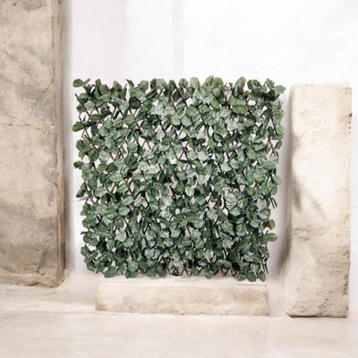 Uetian Artificial Leaf Hedge Garden Privacy Screen With Expandable Willow Trellis For Outdoor Use (2M X 1M) from B&Q