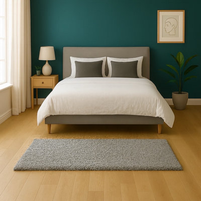 Uetian Luxury Silver Shaggy Rug Thick Plush Pile Modern Home Carpet (120X170) from B&Q