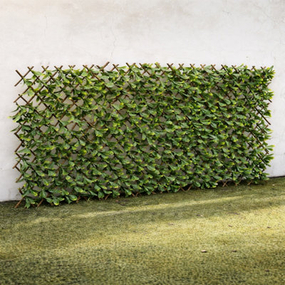 Uetian Expandable Willow Trellis Laurel Fence 2 X 1M Privacy Garden Panel from B&Q